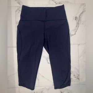 Lululemon navy blue cropped leggings